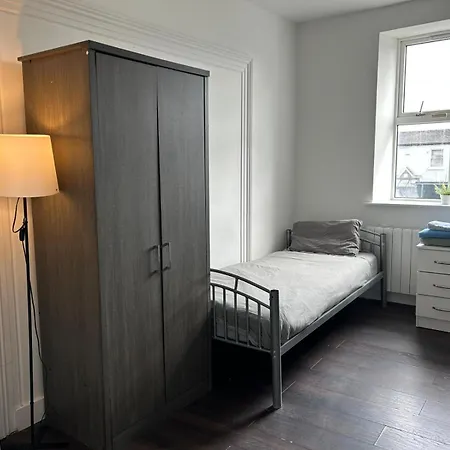 Vandrarhem Sarsfields Communities *