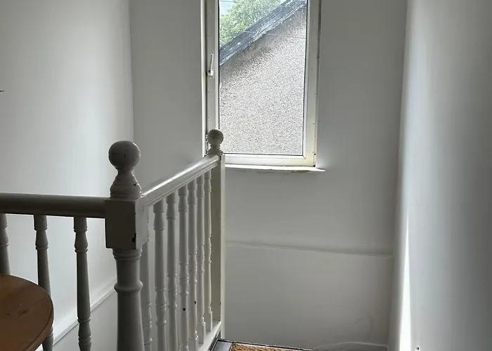 Hostel Sarsfields Communities *