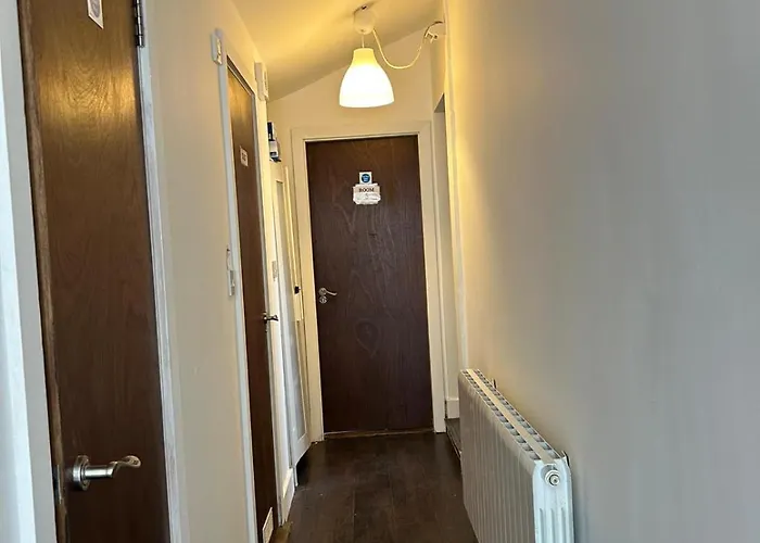 Sarsfields Communities Hostel *